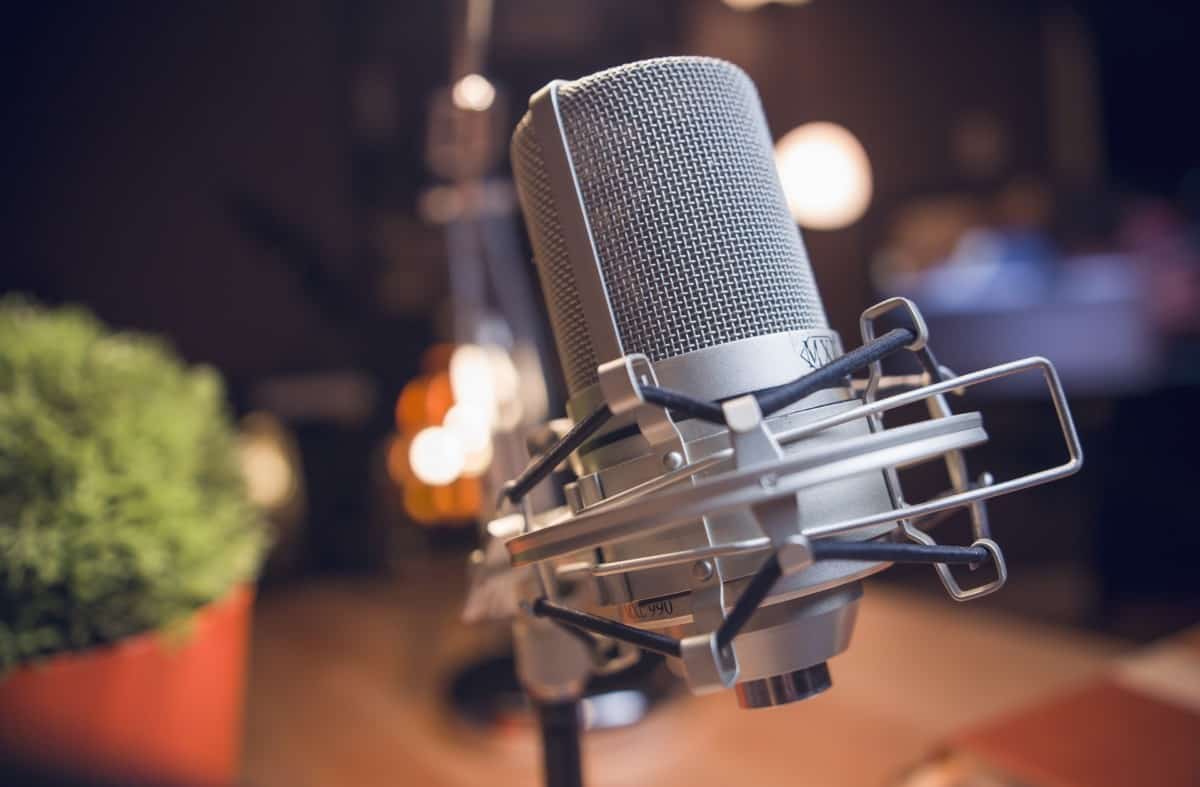 What is a microphone shock mount and why do i need one stampsound