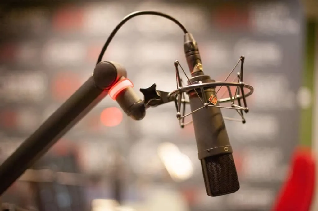 Are Microphone Stands Universal? (3 Minute Read) – 