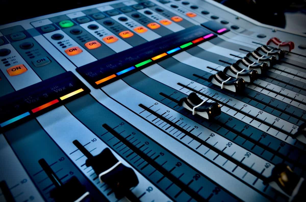 Can an audio interface be used as a mixer explained stampsound