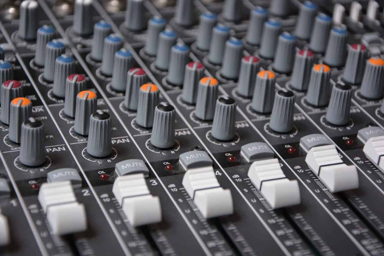 connecting audio interface to mixer