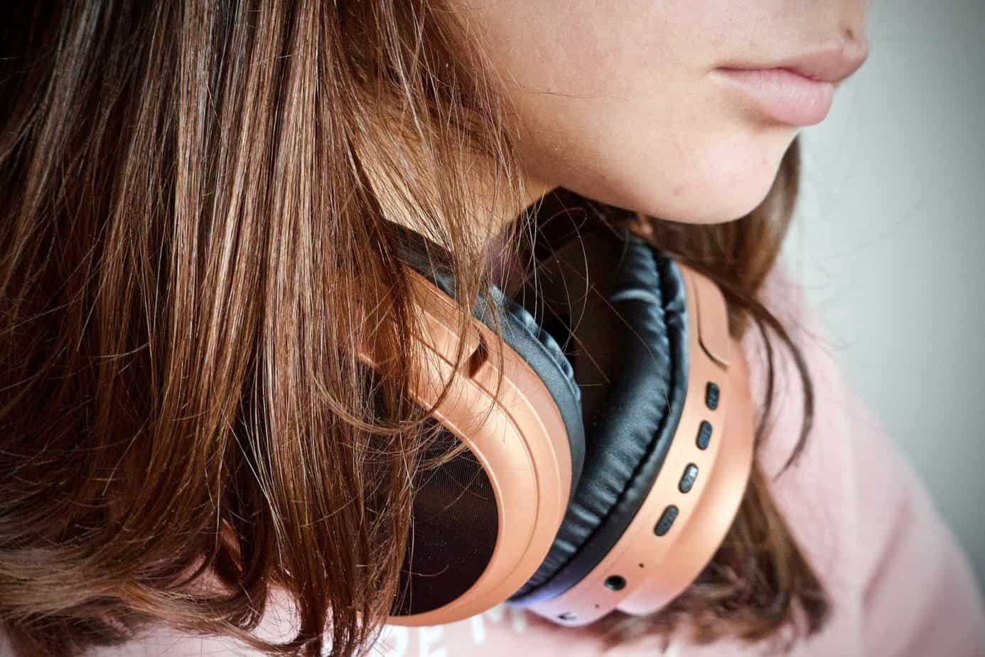 do-wireless-headphones-drain-battery-facts-vs-myths-stamp-sound