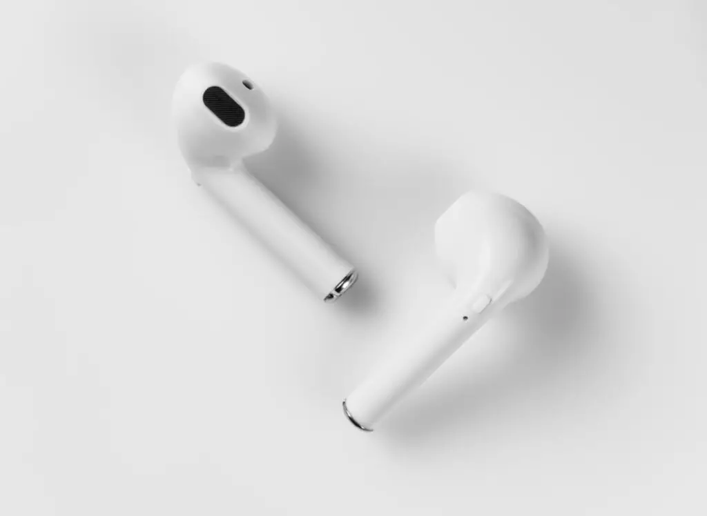 Do AirPods Fit Small Ears Stamp Sound