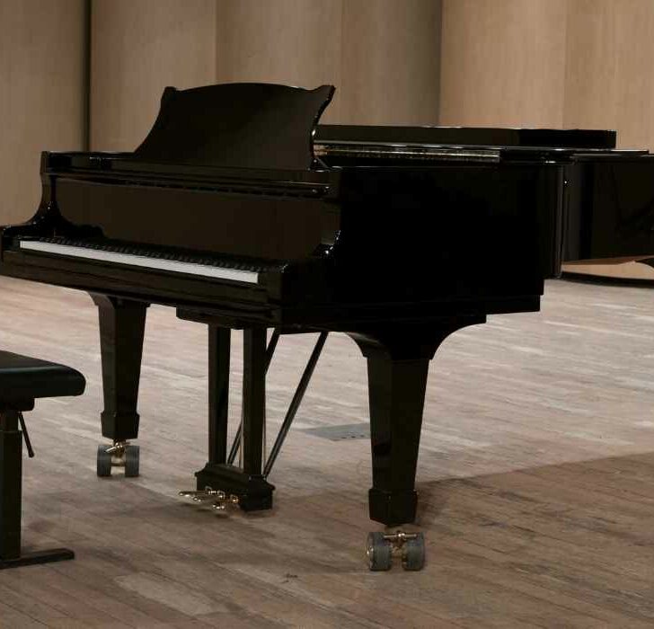 Baby Grand Piano vs Grand Piano – The Differences Explained